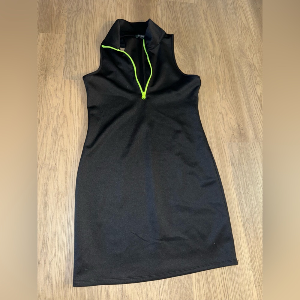 ⭐️Wild Fable Black‎ Mini Dress with Neon Green Zipper⭐️